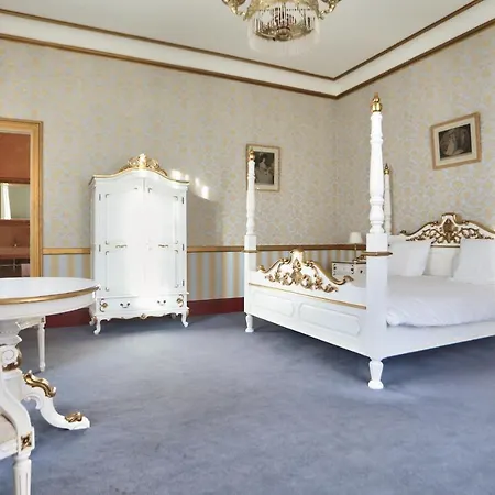 מלון Chateau De Beguin 3*