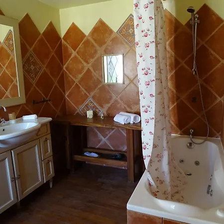 Chateau De Beguin Отель Lurcy-Levis