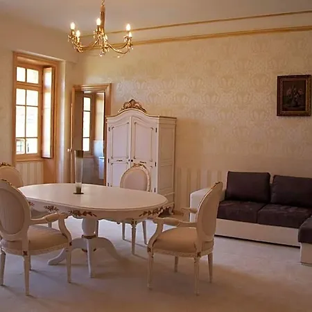 فندق Chateau De Beguin