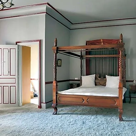 Chateau De Beguin 3*