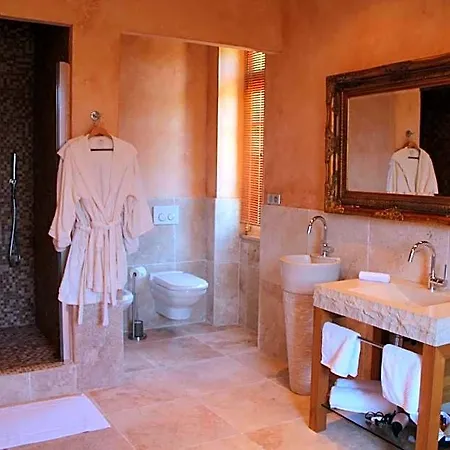 فندق Chateau De Beguin 3*