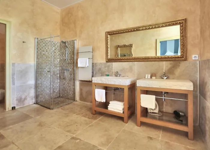 Hotel Chateau De Beguin 3*