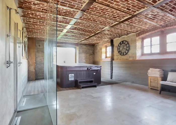 Chateau De Beguin 3*